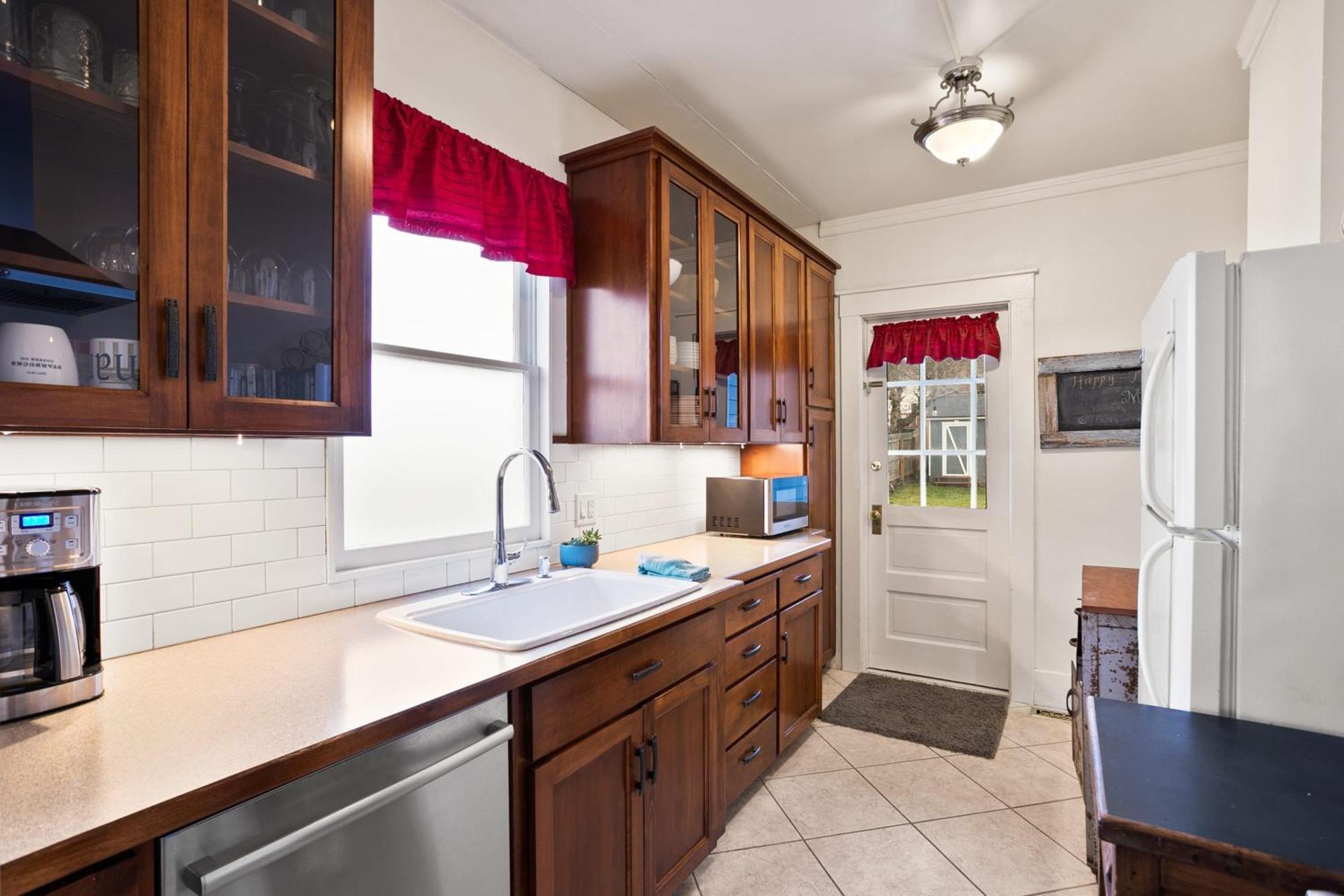 Perry District Superb Quality Perfect Location