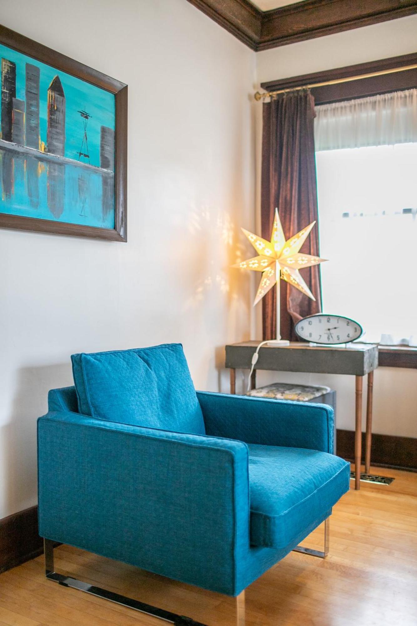 Perry District Superb Quality Perfect Location *