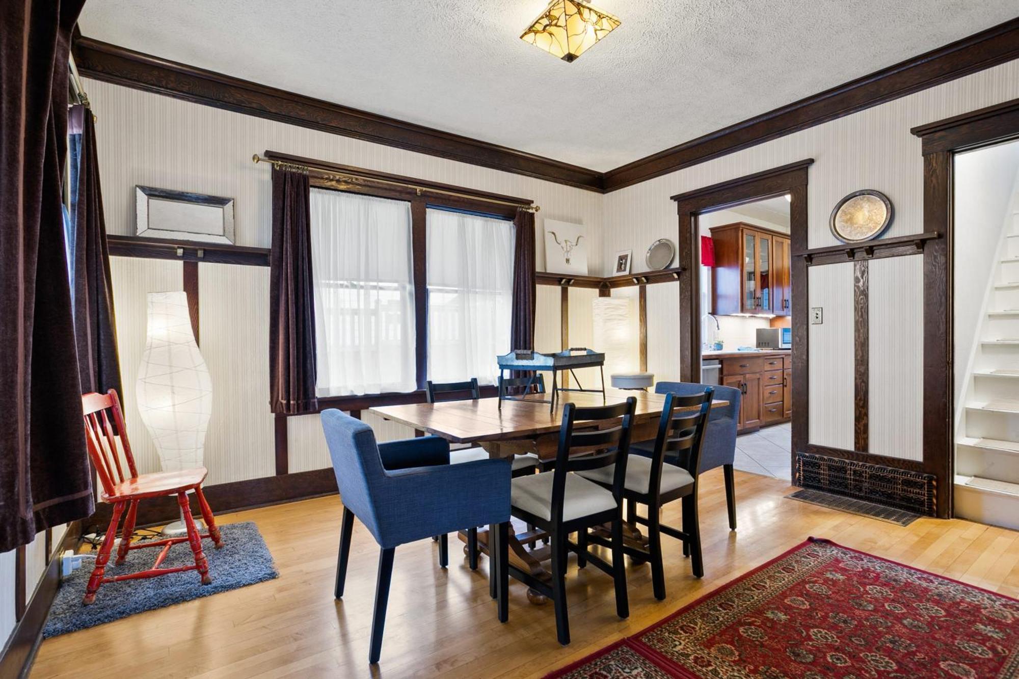 Perry District Superb Quality Perfect Location *